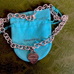 Return to Tiffany® Heart Tag Chain Link Necklace
in Silver